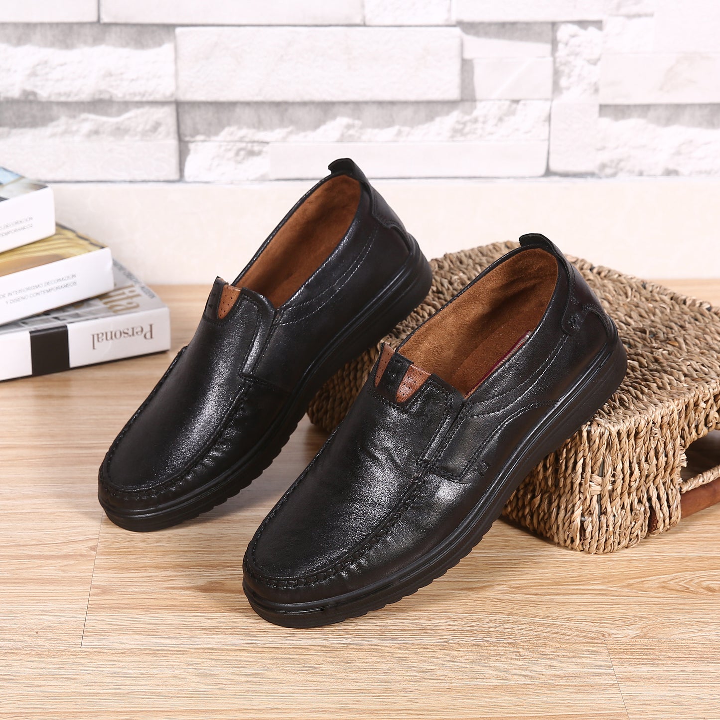 Men Solid Leather Shoes Soft Sole Leisure Driving Antislip